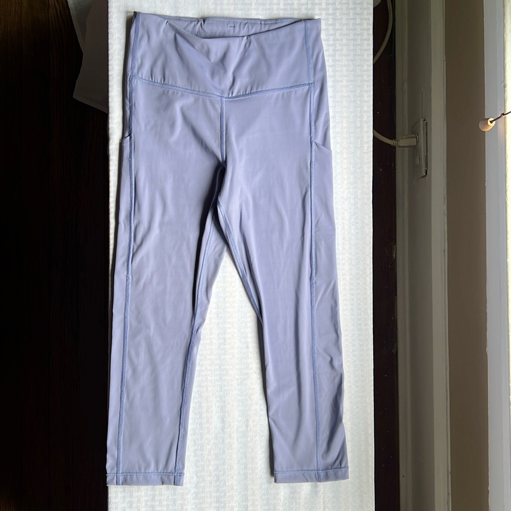 Athleta Lilac Capri Leggings
